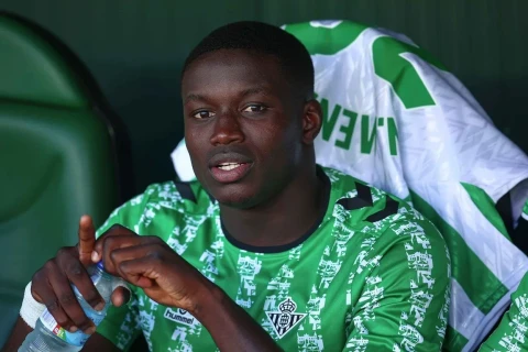 “Barselona” və “Atletiko” 21 yaşlı müdafiəçini izləyir