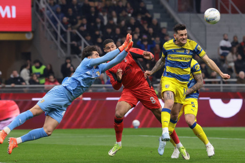 "Милан" дома уступил "Парме" - ВИДЕО - ОБНОВЛЯЕТСЯ