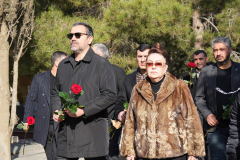 "Нефтчи" почтил Анатолия Банишевского - ФОТО