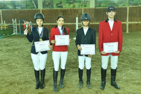 В Баку определились победители кубка по конкуру "Серхедчи" - ФОТО