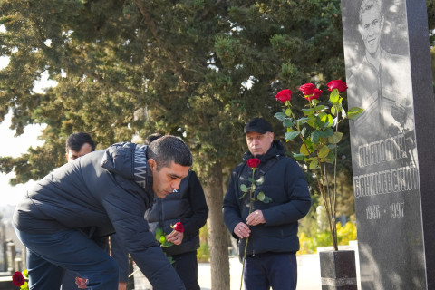 Əfsanənin 80 illik yubileyi: Anatoli Banişevskinin xatirəsi İkinci Fəxri xiyabanda yad edilib - FOTO