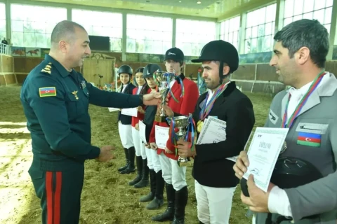 В Баку прошли соревнования по конкуру - ФОТО