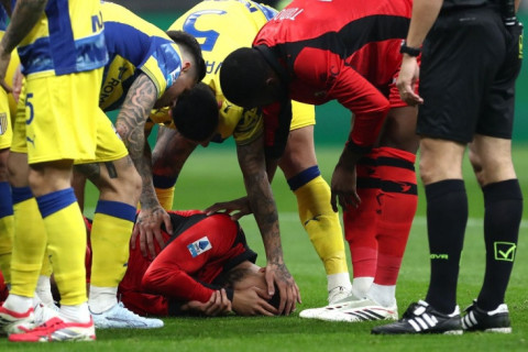 “Milan”da şok zədə: Loftus-Çiki meydandan xərəkdə apardılar