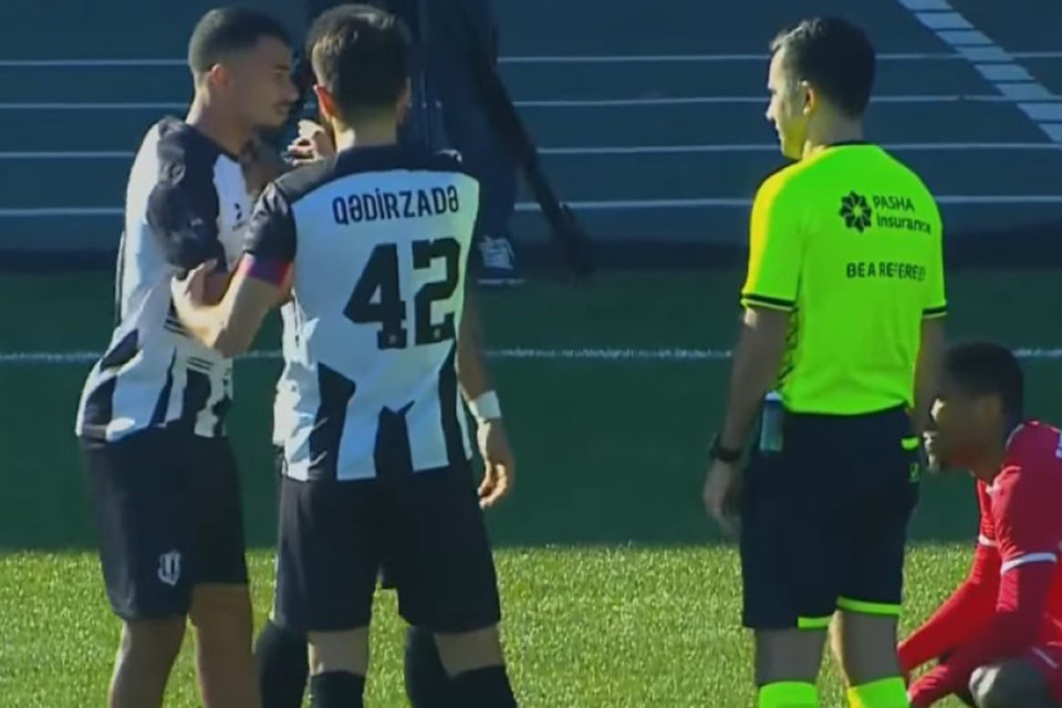 “Karvan-Yevlax”dan meydanı özbaşına tərk edən futbolçu ilə bağlı BƏYANAT - VİDEO