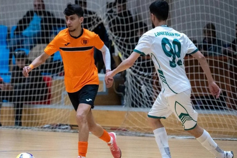 Высшая лига по футзалу: "Нефтчи" разгромил соперника, забив 16 безответных мячей