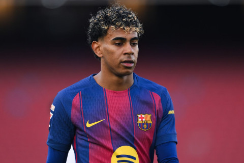 "Барселона" отказалась продавать Ламина Ямаля в "ПСЖ" за 250 млн евро