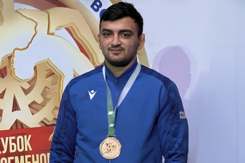 Azerbaijani wrestler wins medal at tournament in Russia