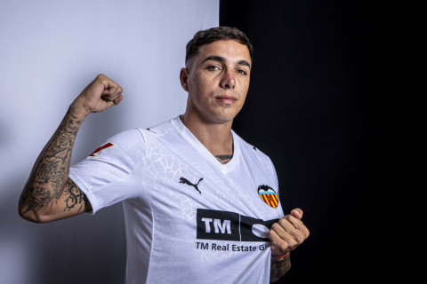 “Valensiya” Argentina millisinin sabiq müdafiəçisini transferini açıqlayıb