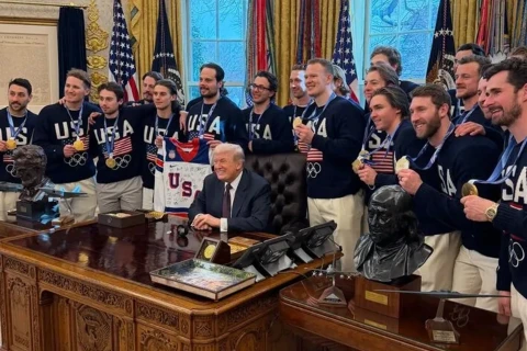 Дональд Трамп принял чемпионов Олимпиады-2026 в Белом доме - ФОТО/ВИДЕО