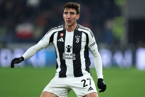 “Liverpul”la “Mançester Siti” “Yuventus”un müdafiəçisi uğrunda mübarizə apara bilər