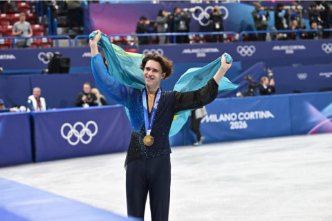 Olimpiya qızılı qazanan qazaxıstanlı idmançıya Astanada üçüncü mənzil hədiyyə edildi