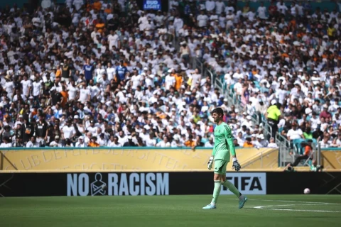 “Real Madrid” azarkeşi nasist salamına görə stadiondan çıxarılıb