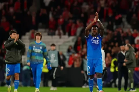 “Real” tərəfdarları “Benfika” fanatının banan hadisəsinə görə cəzalandırılmasını tələb edirlər