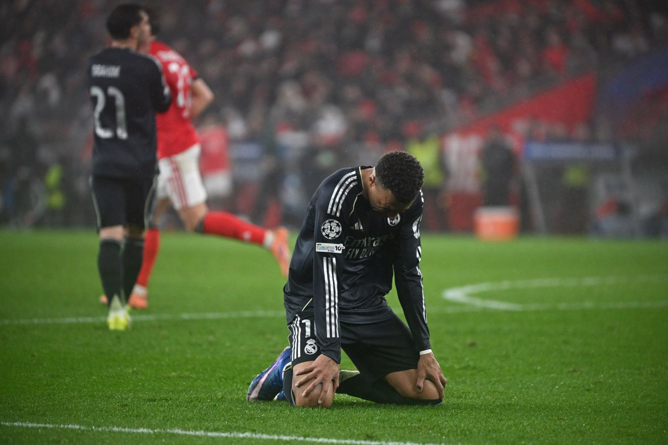 Kilian Mbappe diz əməliyyatından imtina edir