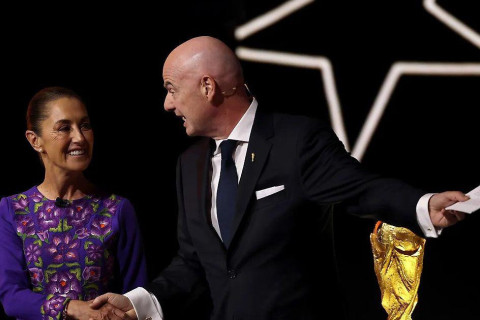 İnfantino Meksikadakı iğtişaşları prezident Şeynbaumla müzakirə edib