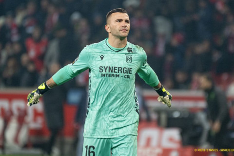 Во Франции голкипера заподозрили в симуляции травмы из-за Рамазана