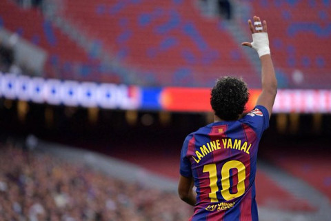 Lamin Yamal karyerasında ilk het-trikini edib