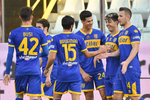 "Парма" спаслась в матче с "Кальяри"