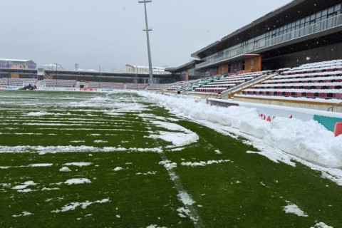 “Qəbələ” stadionu qardan təmizlənib - FOTO