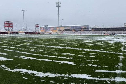 “Qəbələ” stadionu qardan təmizlənib - FOTO/VİDEO