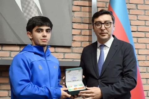 Fərid Qayıbov son iki ay ərzində beynəlxalq yarışlarda yüksək nəticələr əldə etmiş idmançılarla görüşüb