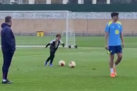 Звездный сын Войцеха Щенсны продемонстрировал свои навыки перед Ханси Фликом