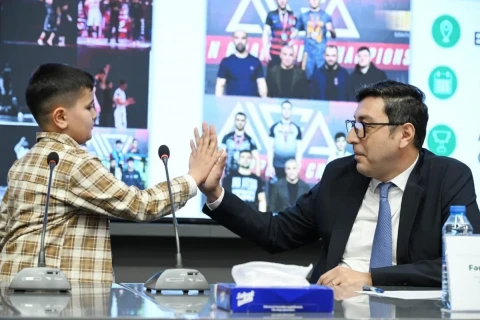 Fərid Qayıbov son iki ay ərzində beynəlxalq yarışlarda yüksək nəticələr əldə etmiş idmançılarla görüşüb