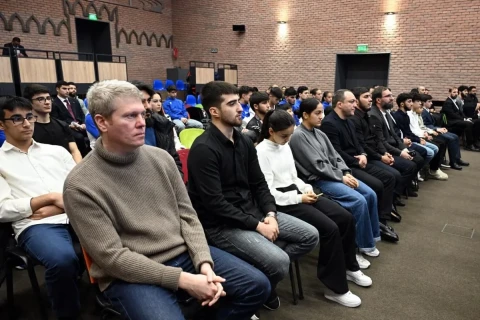 Fərid Qayıbov son iki ay ərzində beynəlxalq yarışlarda yüksək nəticələr əldə etmiş idmançılarla görüşüb