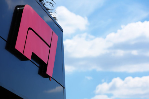 Кризис на Ближнем Востоке угрожает Формуле-1: организованы срочные рейсы