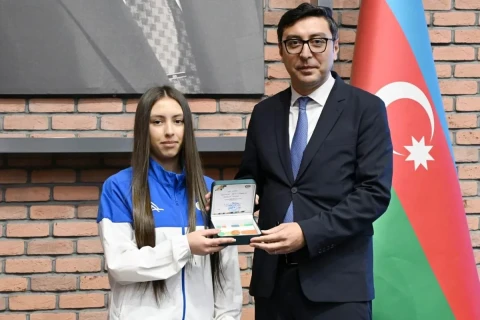 Fərid Qayıbov son iki ay ərzində beynəlxalq yarışlarda yüksək nəticələr əldə etmiş idmançılarla görüşüb