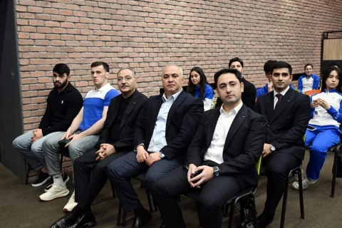 Fərid Qayıbov son iki ay ərzində beynəlxalq yarışlarda yüksək nəticələr əldə etmiş idmançılarla görüşüb