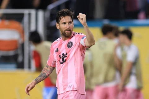 Messi cərimə zərbəsindən vurduğu qollara görə Peleyə çatıb