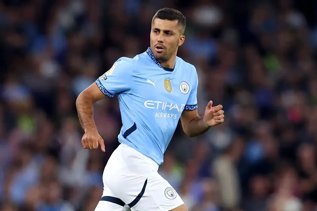 İspaniyalı yarımmüdafiəçi klubunu dəyişə bilər