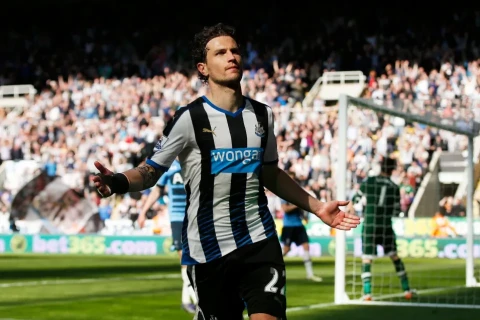 “Nyukasl”ın keçmiş oyunçusu karyerasını bitirdikdən sonra aludəçiliklə mübarizəsindən danışıb