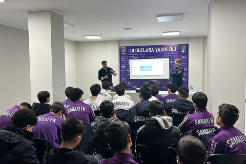 Futbolçular üçün danışılmış oyunlara qarşı maarifləndirmə sessiyası keçirilib - FOTO