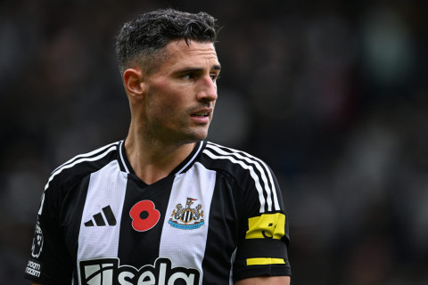 “Nyukasl”ın müdafiəçisi sığınacaqdan şəkil paylaşıb: “Həyatımın ən qorxulu günlərini yaşadım”