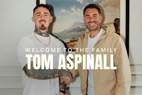 Том Аспиналл подписал контракт с промоутерским агентством Эдди Хирна