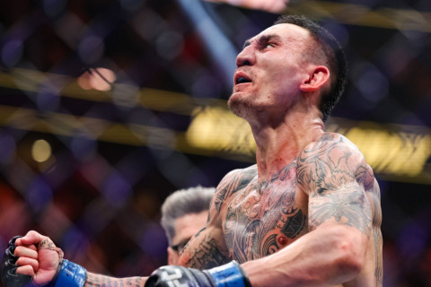 Hollovey UFC titulu uğrunda döyüşməkdənsə, Makqreqorla qarşılaşmağa üstünlük verəcəyini bildirib