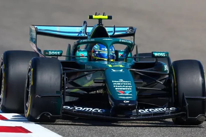 “Aston Martin” pilotları “Honda” mühərrikinin titrəmələrini azaltmaq üçün saqqızdan istifadə ediblər