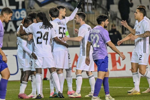 “Qarabağ” “Neftçi”nin rekordunu təkrarlayıb