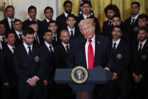 Messi Ağ Evdə keçirilən mərasimdə Trampla görüşüb