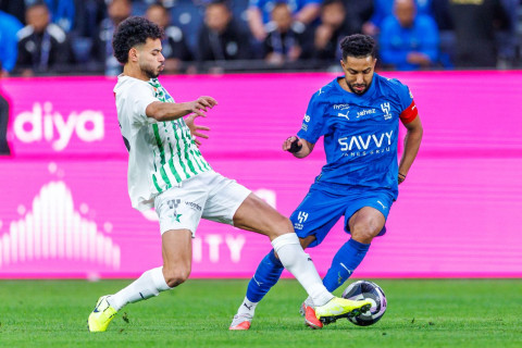 "Аль-Хиляль" разгромил "Аль-Наджму", Бензема оформил дубль