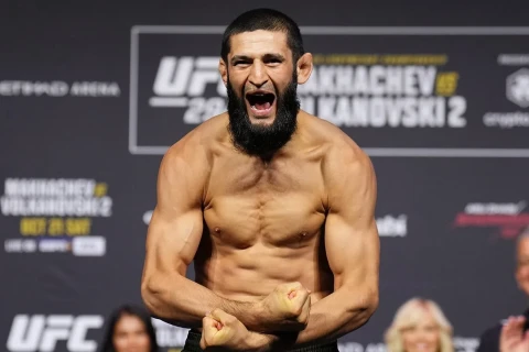 Чимаев потроллил бой Оливейры и Холлоуэя на UFC 326
