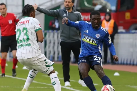 Superliqa: Konyada bol aksiyonlu oyun, qalib müəyyənləşmədi - YENİLƏNİR