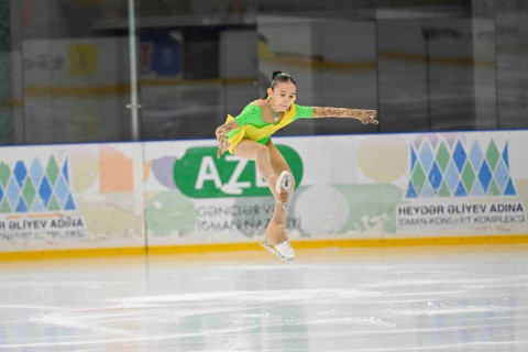 Музыка, лёд и тонкие движения: шоу фигурного катания в Баку - ФОТО/ВИДЕО