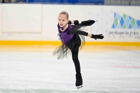 Музыка, лёд и тонкие движения: шоу фигурного катания в Баку - ФОТО/ВИДЕО