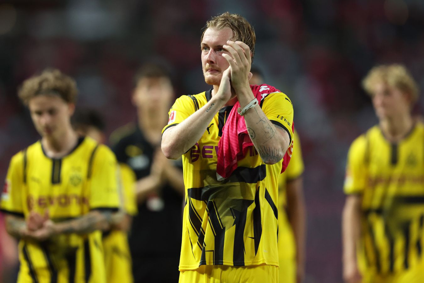 “Arsenal” və “Barselona” “Borussiya Dortmund”un yarımmüdafiəçisini transfer etmək istəyirlər