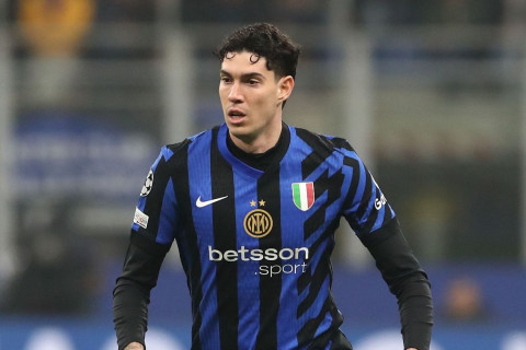 "Барселона" лидирует в гонке за Бастони