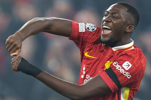 “Liverpul” Konateyə yeni sərfəli müqavilə təklif edib