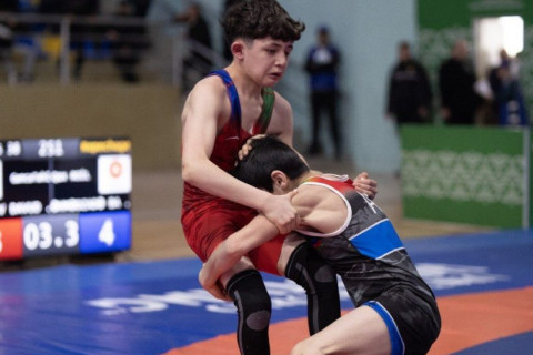 Güləş üzrə Azərbaycan çempionatında daha 7 çəkidə finalçılar müəyyənləşib